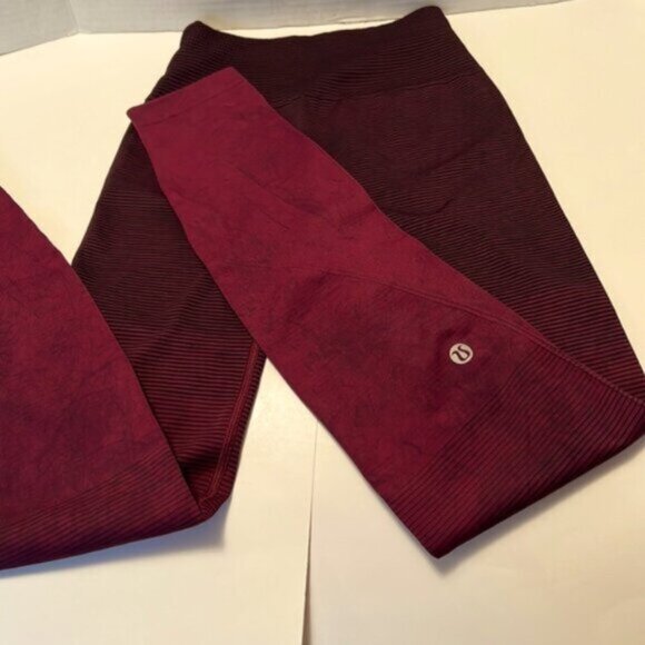 Lululemon   Bordeaux Stripe Womens Sz 2  Ebb to Train Tight - Picture 2 of 16